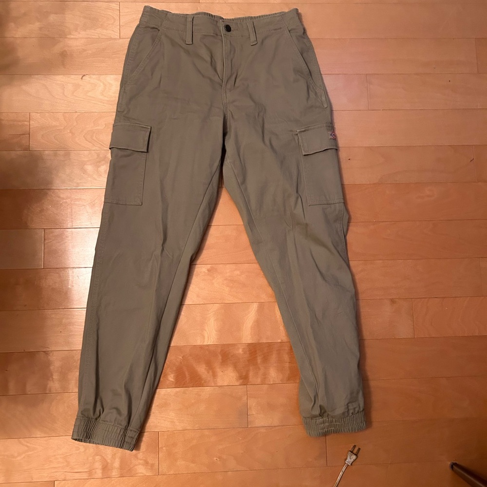 Dickies woman’s Khaki Cargo Pants